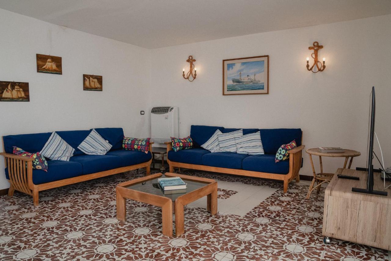 Be Your Home - Appartamento 4 Camere Sul Mare Scesa Al Mare Privata Санта Маринела Екстериор снимка