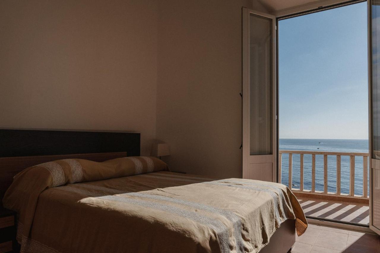 Be Your Home - Appartamento 4 Camere Sul Mare Scesa Al Mare Privata Санта Маринела Екстериор снимка