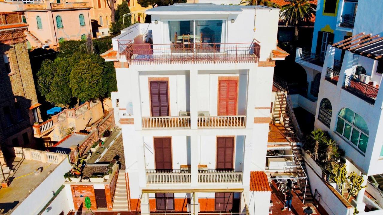 Be Your Home - Appartamento 4 Camere Sul Mare Scesa Al Mare Privata Санта Маринела Екстериор снимка