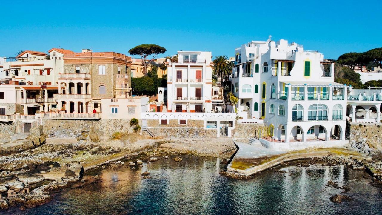 Be Your Home - Appartamento 4 Camere Sul Mare Scesa Al Mare Privata Санта Маринела Екстериор снимка