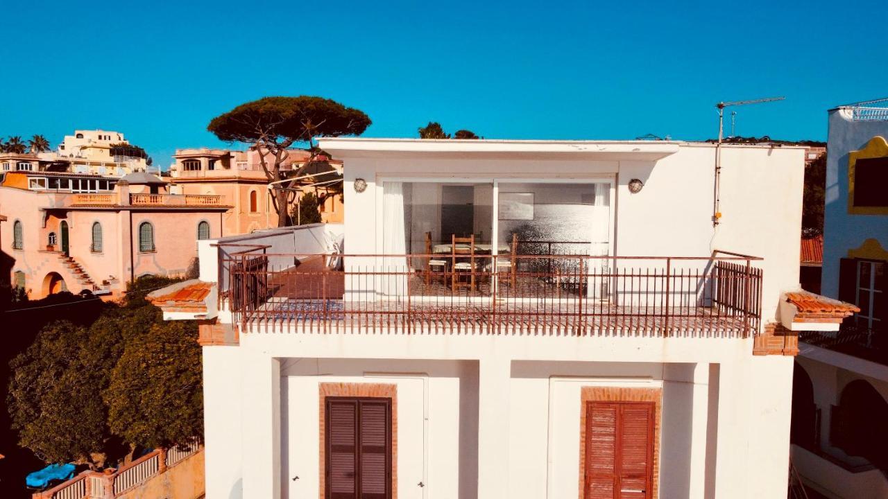 Be Your Home - Appartamento 4 Camere Sul Mare Scesa Al Mare Privata Санта Маринела Екстериор снимка