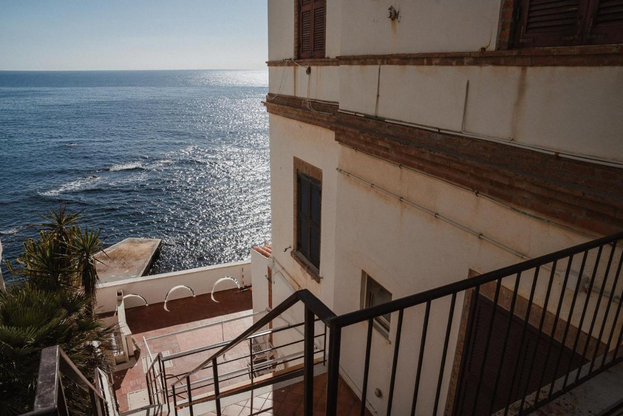 Be Your Home - Appartamento 4 Camere Sul Mare Scesa Al Mare Privata Санта Маринела Екстериор снимка