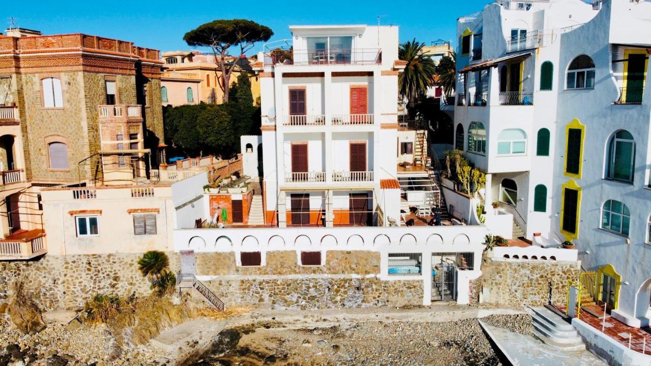 Be Your Home - Appartamento 4 Camere Sul Mare Scesa Al Mare Privata Санта Маринела Екстериор снимка