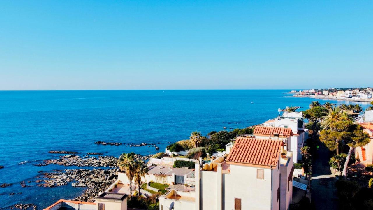 Be Your Home - Appartamento 4 Camere Sul Mare Scesa Al Mare Privata Санта Маринела Екстериор снимка
