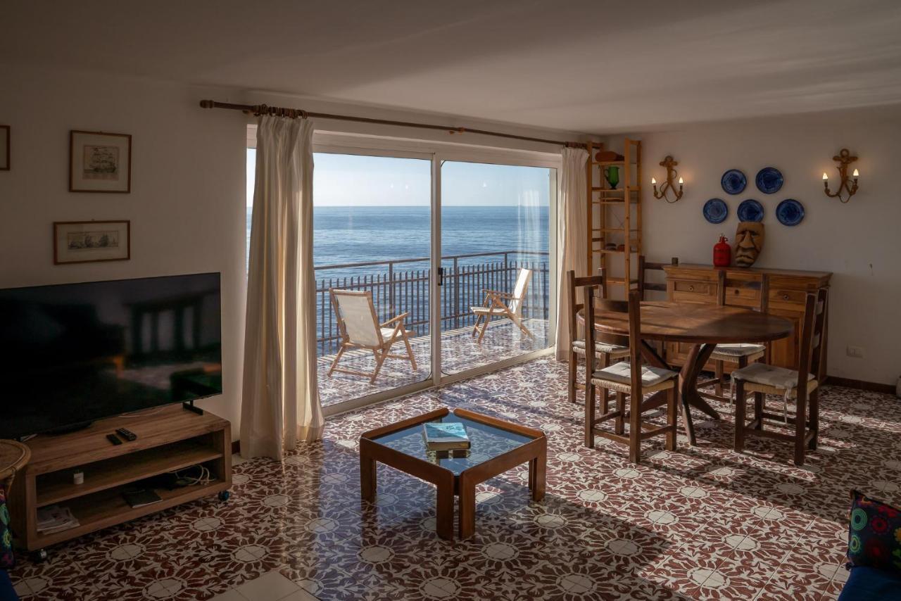 Be Your Home - Appartamento 4 Camere Sul Mare Scesa Al Mare Privata Санта Маринела Екстериор снимка