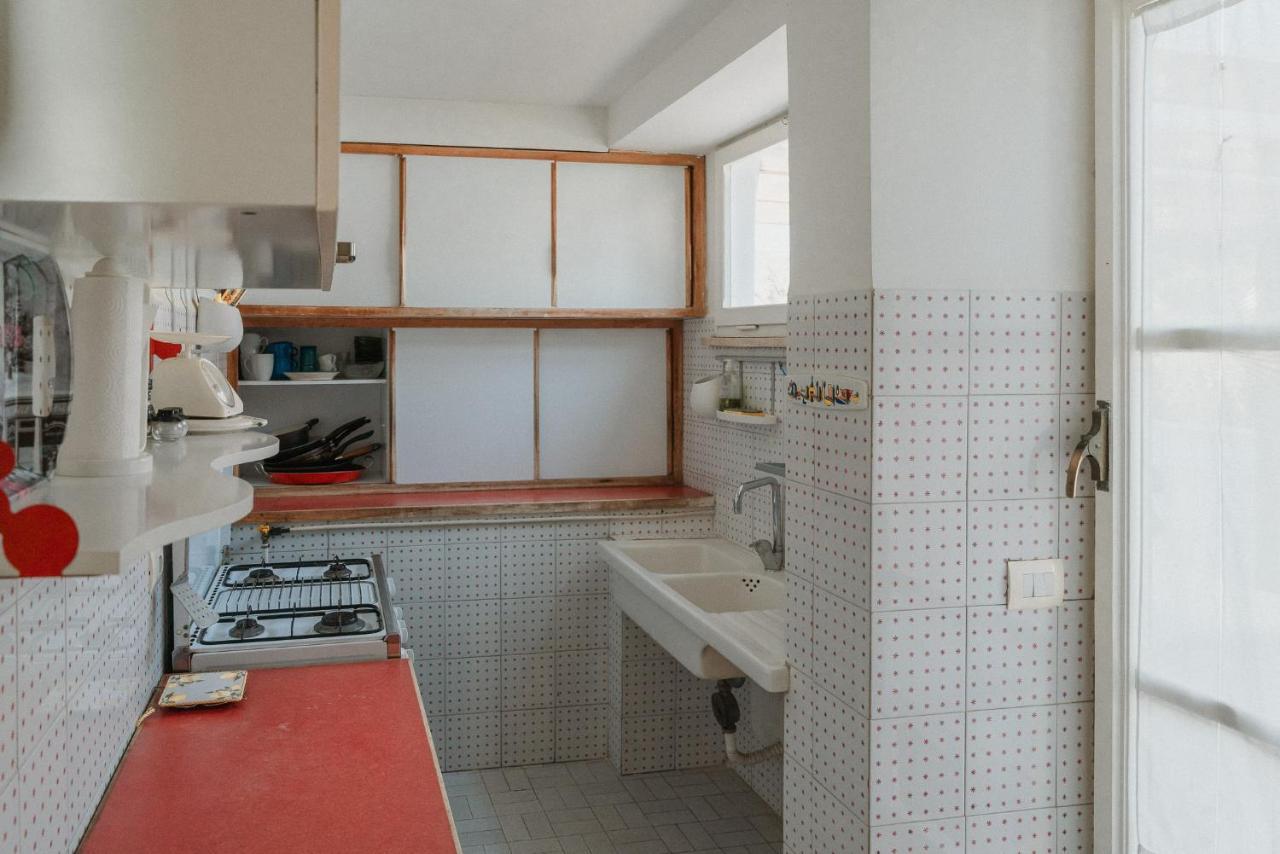 Be Your Home - Appartamento 4 Camere Sul Mare Scesa Al Mare Privata Санта Маринела Екстериор снимка
