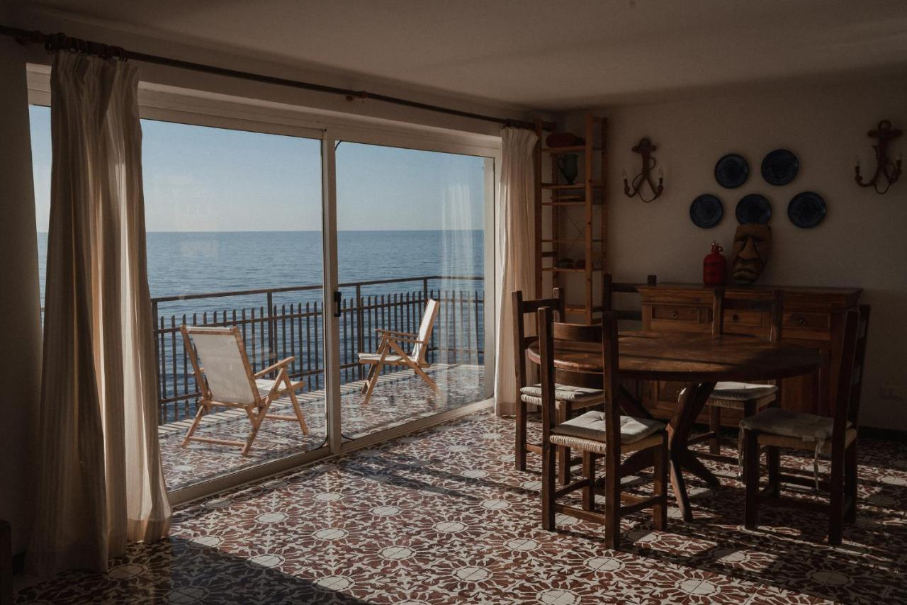Be Your Home - Appartamento 4 Camere Sul Mare Scesa Al Mare Privata Санта Маринела Екстериор снимка