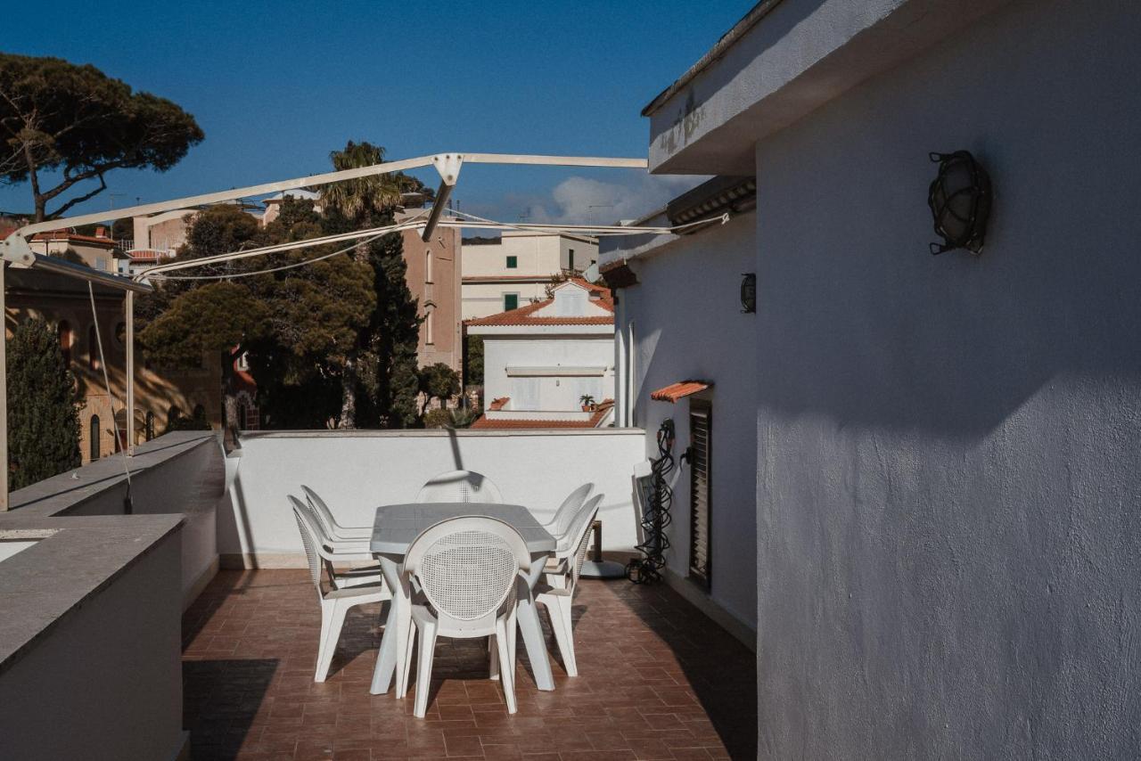 Be Your Home - Appartamento 4 Camere Sul Mare Scesa Al Mare Privata Санта Маринела Екстериор снимка