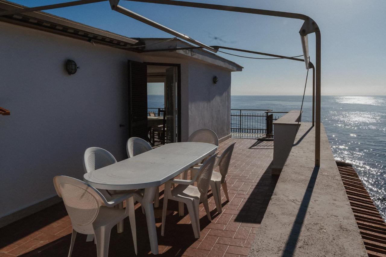 Be Your Home - Appartamento 4 Camere Sul Mare Scesa Al Mare Privata Санта Маринела Екстериор снимка